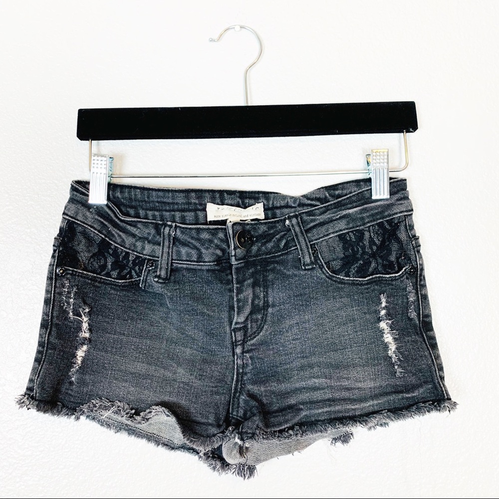 Iris Basic | Vintage Low Waist Shorts